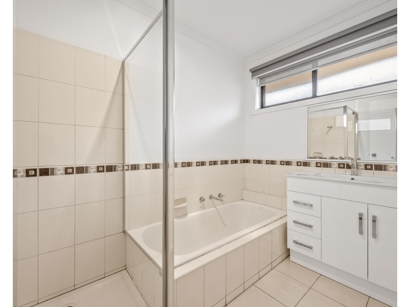 16 Dover Street, Albanvale VIC 3021