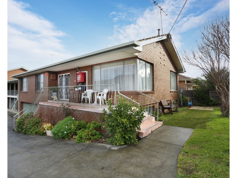 13/3 Royal Avenue, Essendon North VIC 3041