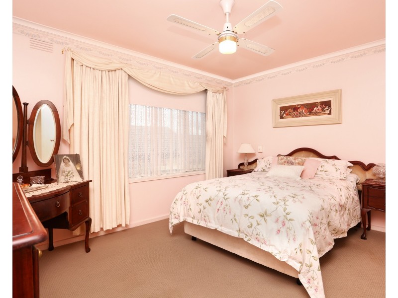 13/3 Royal Avenue, Essendon North VIC 3041