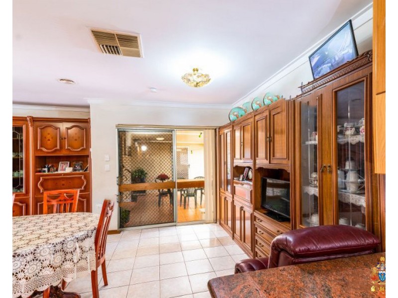 5 Stonehouse Crescent, Bentley WA 6102