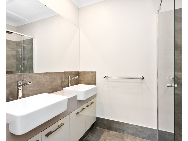 A/2 Lyn Close, Riverton WA 6148