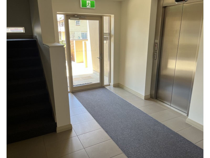 4/328 Esplanade, Scarness QLD 4655