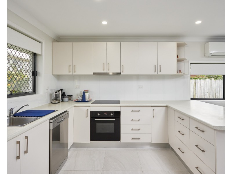 86 Muir Street, Labrador QLD 4215