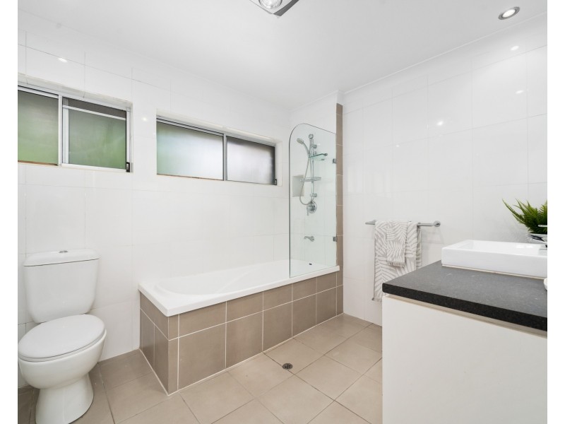 10 Inglis Court, Springwood QLD 4127