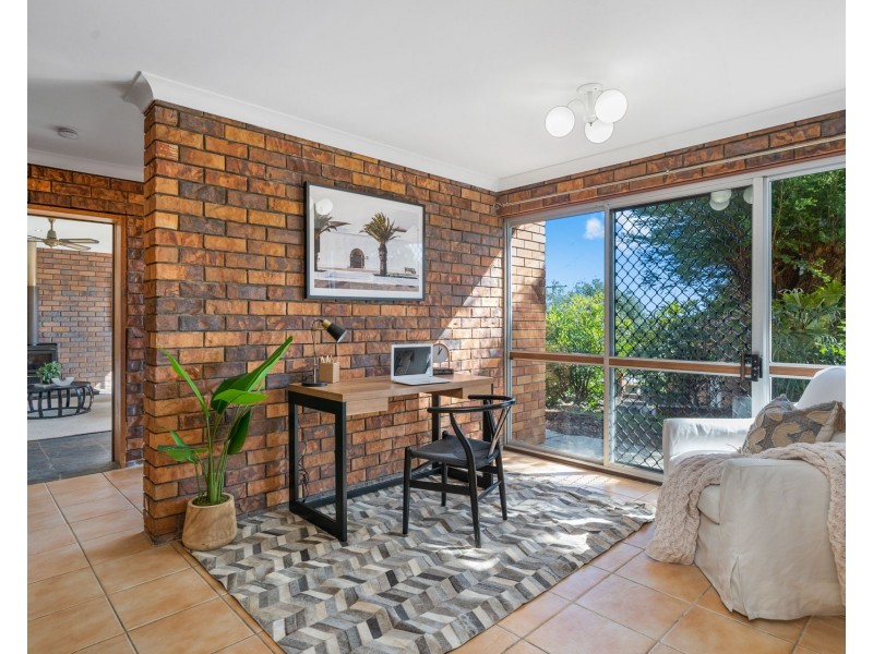 10 Inglis Court, Springwood QLD 4127