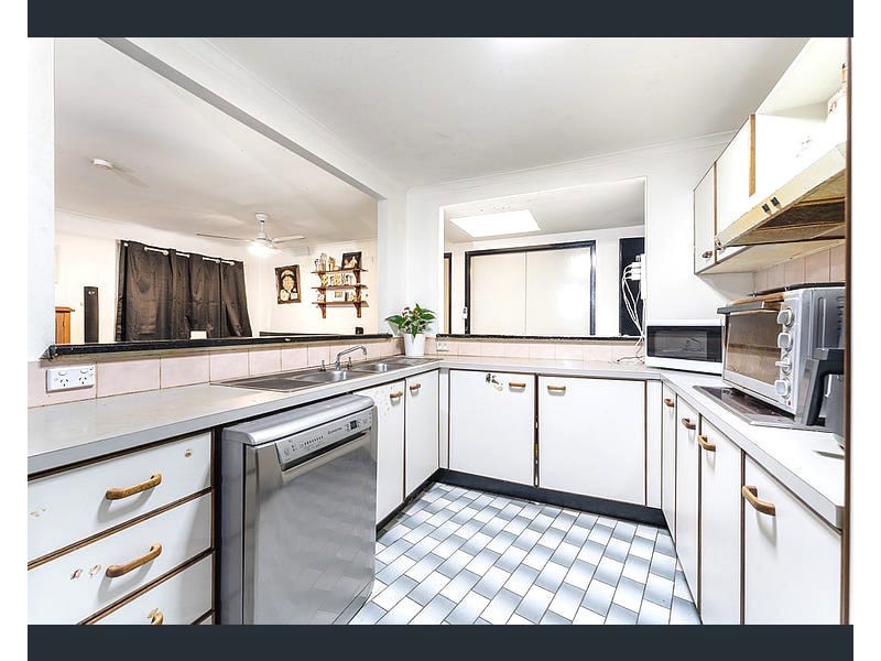 40 Paradise Road, Slacks Creek QLD 4127