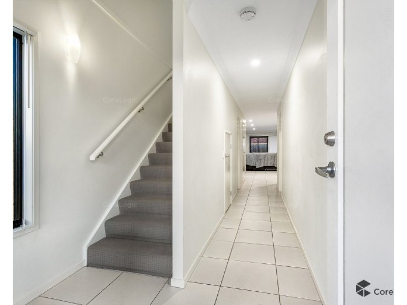 25 A Essington Mews, Leichhardt QLD 4305