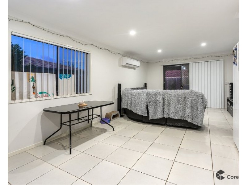 25 A Essington Mews, Leichhardt QLD 4305