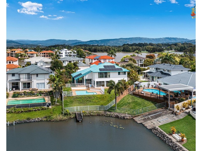 31 Montevideo Drive, Clear Island Waters QLD 4226
