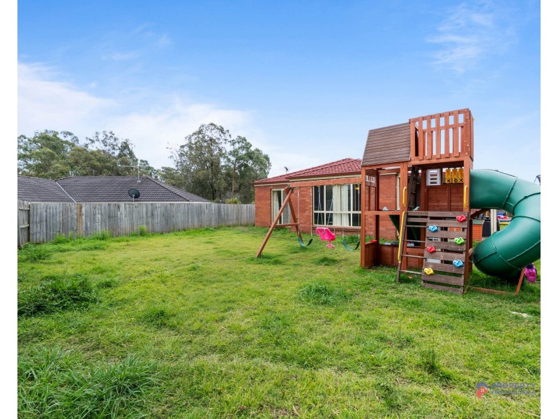 17 Mair Drive, Redbank QLD 4301