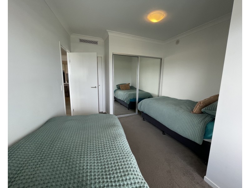 1605/1 Grant Avenue, Hope Island QLD 4212