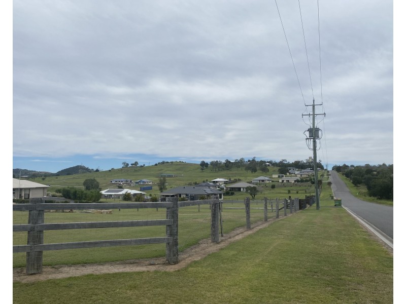 5 Ridgevale Drive, Regency Downs QLD 4341