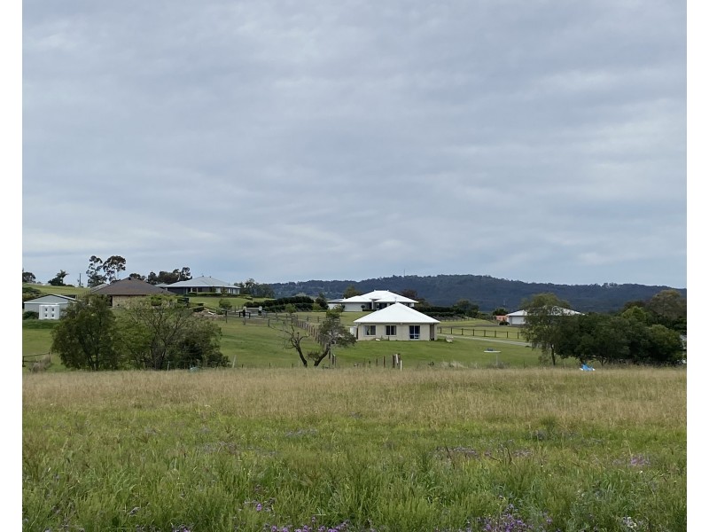 5 Ridgevale Drive, Regency Downs QLD 4341