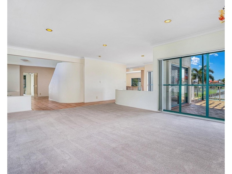 31 Montevideo Drive, Clear Island Waters QLD 4226