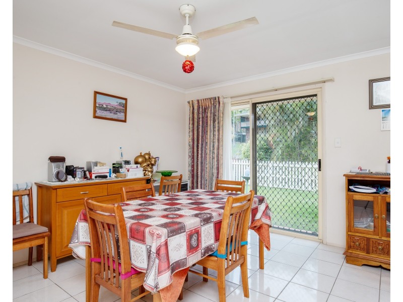 2 Piccadilly Place, Highland Park QLD 4211