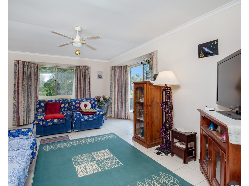 2 Piccadilly Place, Highland Park QLD 4211