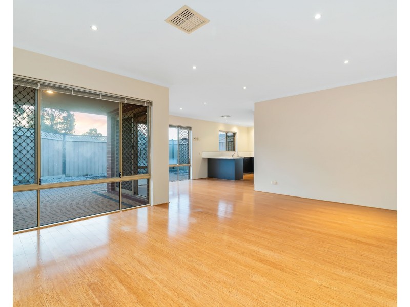 2 Barcombe Way, Leeming WA 6149