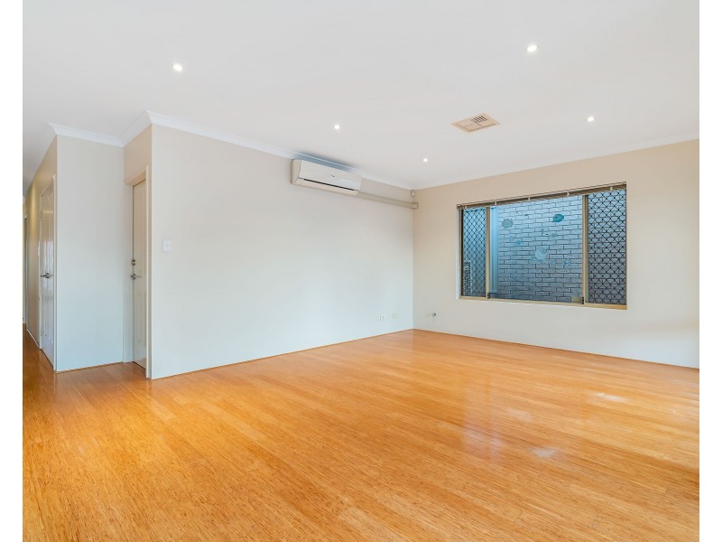 2 Barcombe Way, Leeming WA 6149