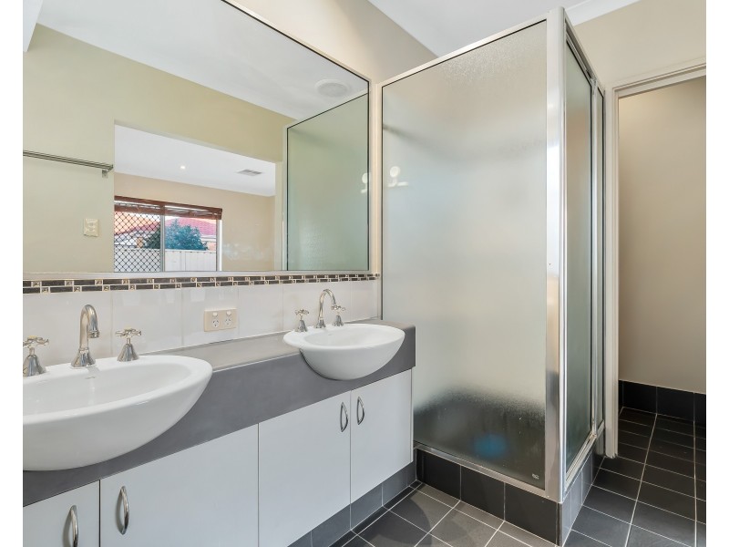 2 Barcombe Way, Leeming WA 6149