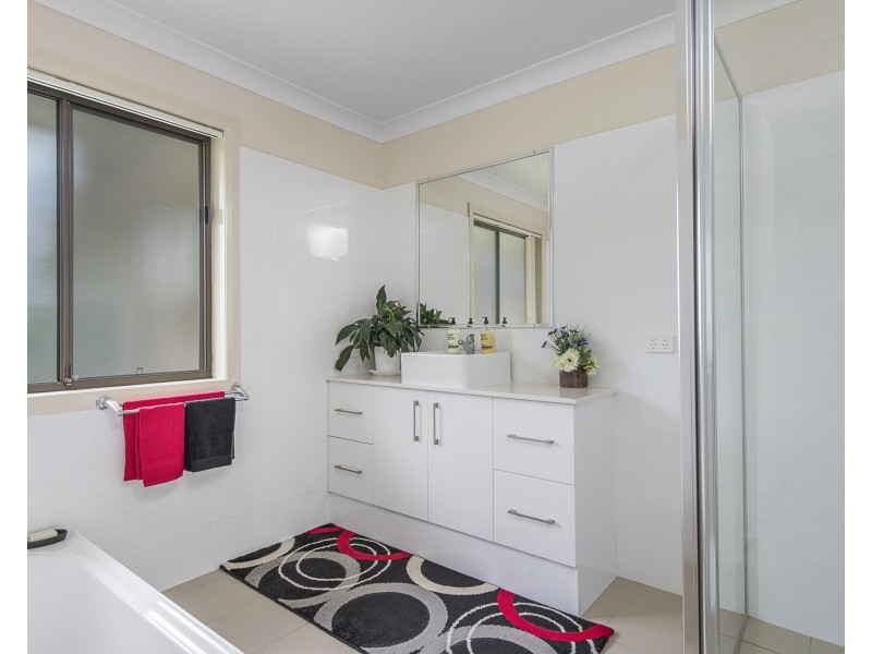 1 Riverbreeze Drive, Wauchope NSW 2446