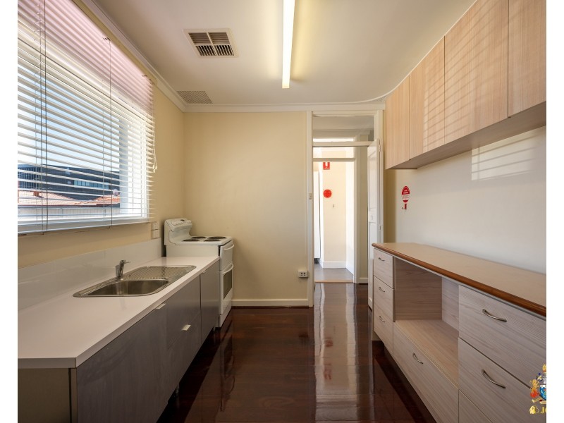 203 Wright Street, Cloverdale WA 6105