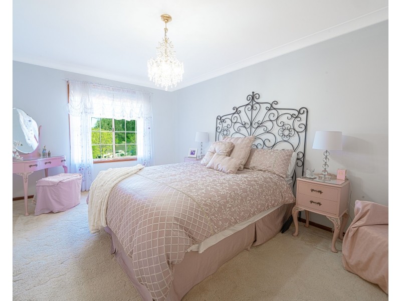 16 Sunny Waters Road, Kincumber NSW 2251