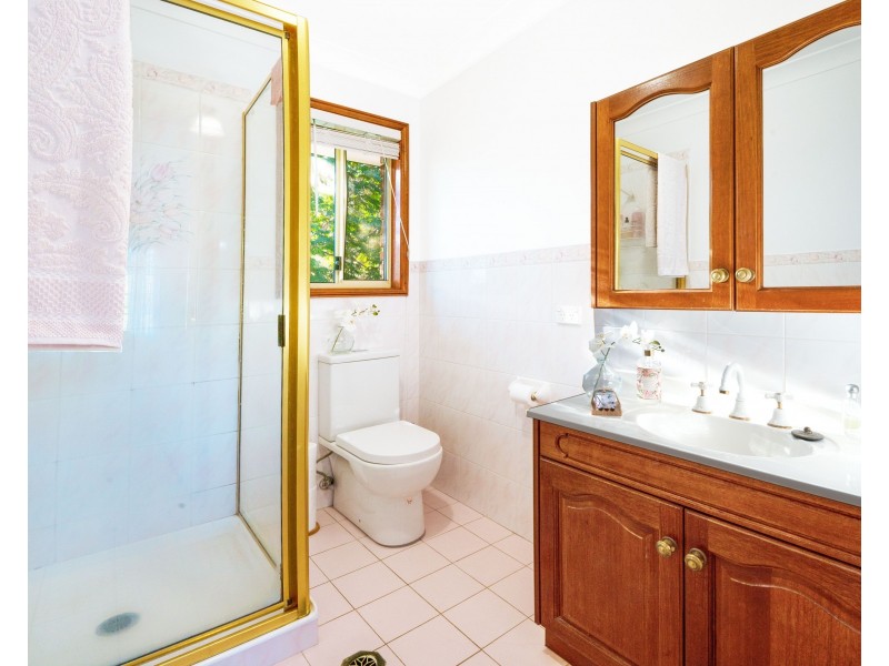 16 Sunny Waters Road, Kincumber NSW 2251