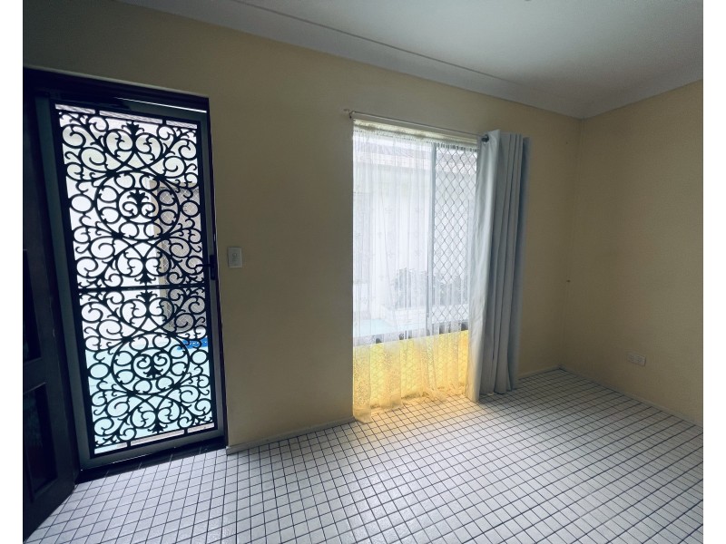 7/213 Scarborough Street, Southport QLD 4215