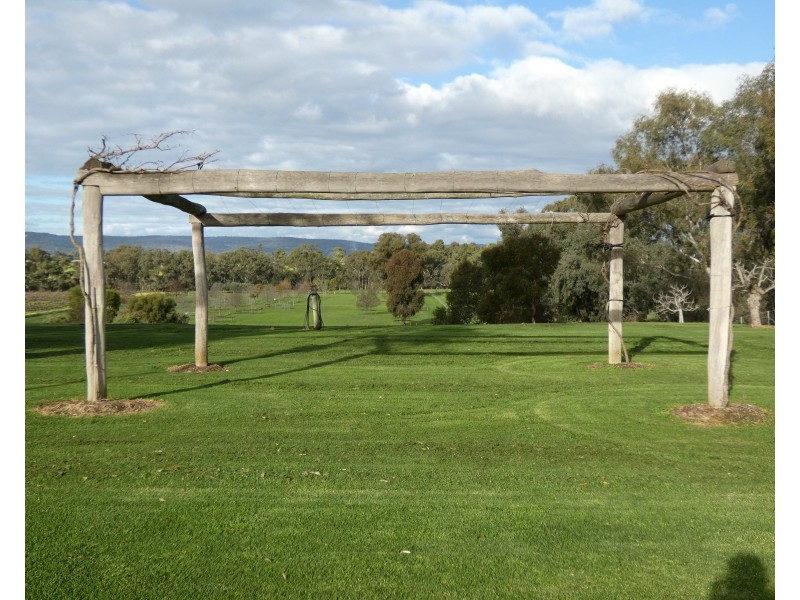 106 George Street, West Swan WA 6055