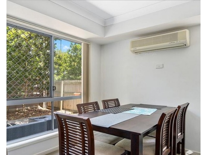 2/6-32 University Drive, Meadowbrook QLD 4131