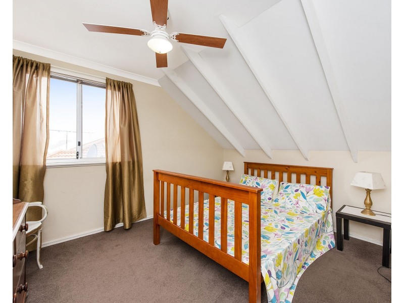 6 Sheffield Green, Greenfields WA 6210