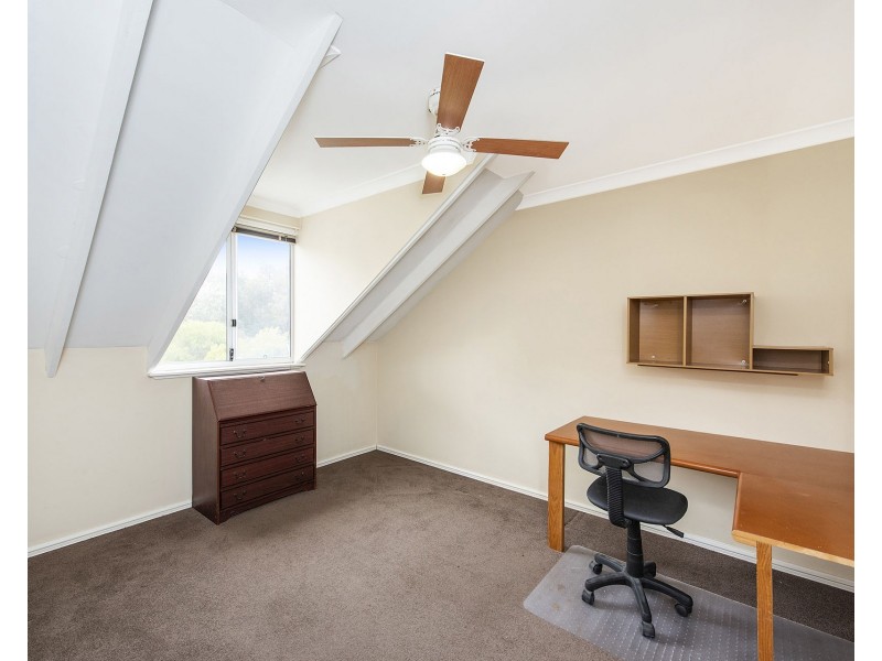 6 Sheffield Green, Greenfields WA 6210