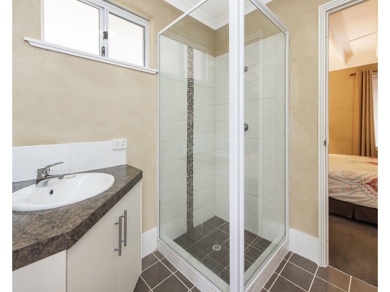 6 Sheffield Green, Greenfields WA 6210