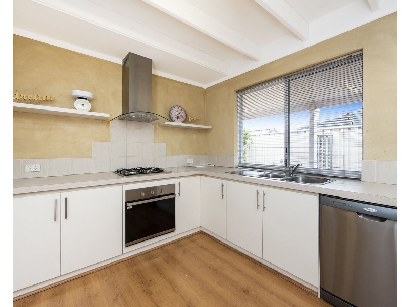 6 Sheffield Green, Greenfields WA 6210