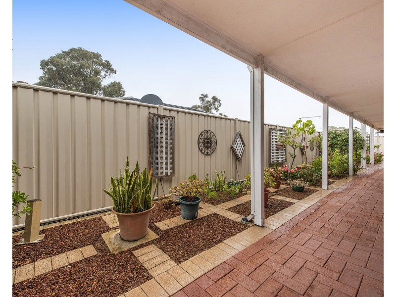 6 Sheffield Green, Greenfields WA 6210