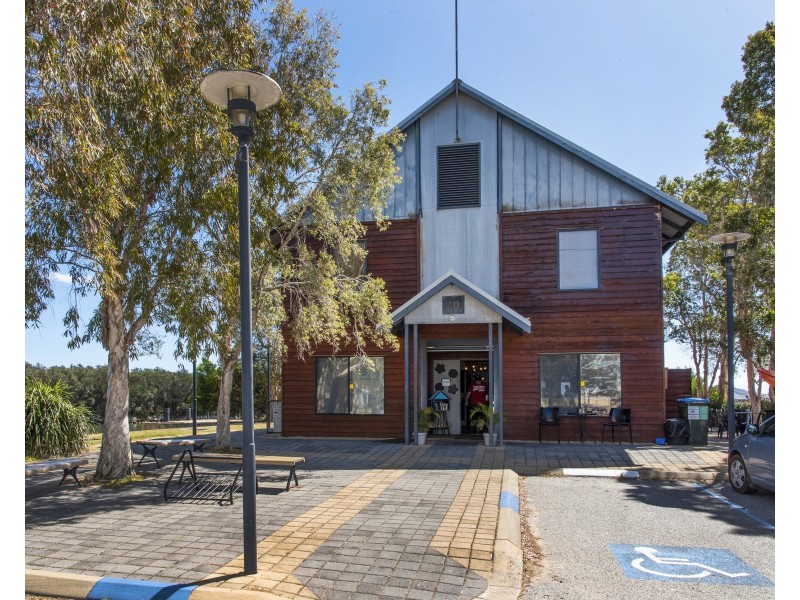 6 Sheffield Green, Greenfields WA 6210