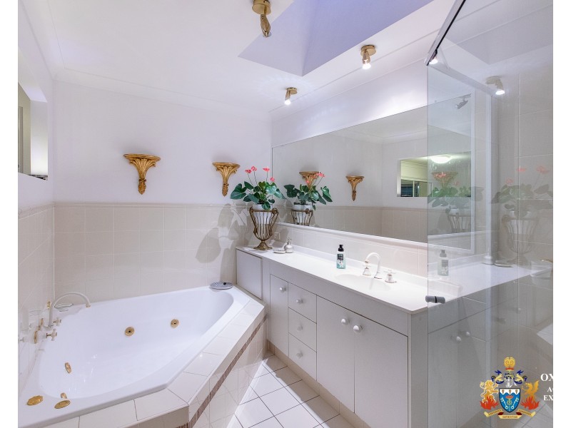 36-38 Buckingham Way, Elanora QLD 4221