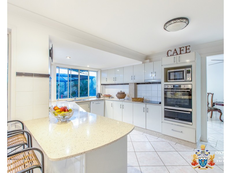 36-38 Buckingham Way, Elanora QLD 4221