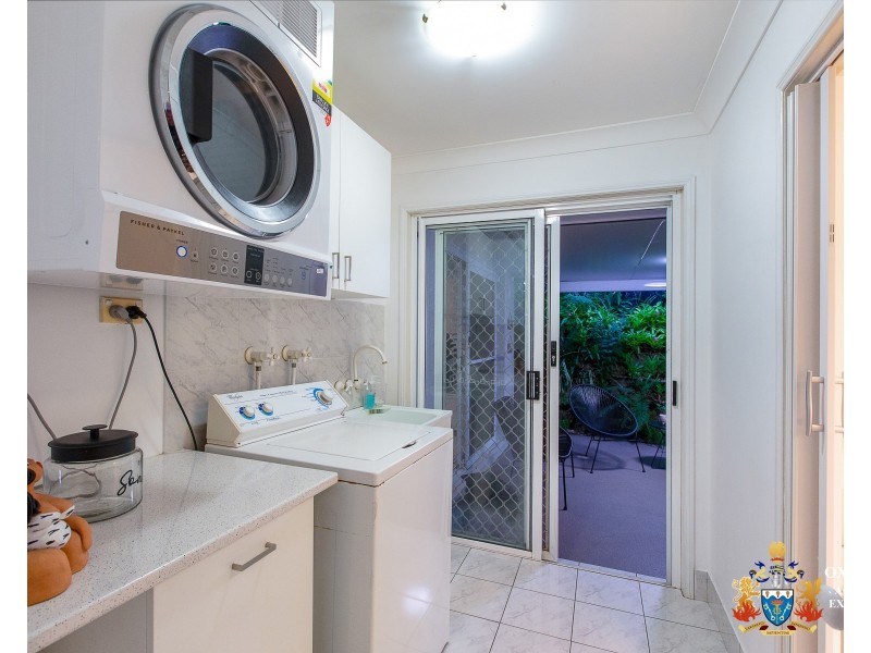 36-38 Buckingham Way, Elanora QLD 4221