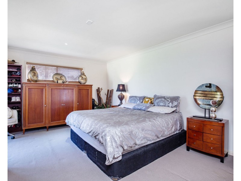 1 Cootharaba Drive, Helensvale QLD 4212