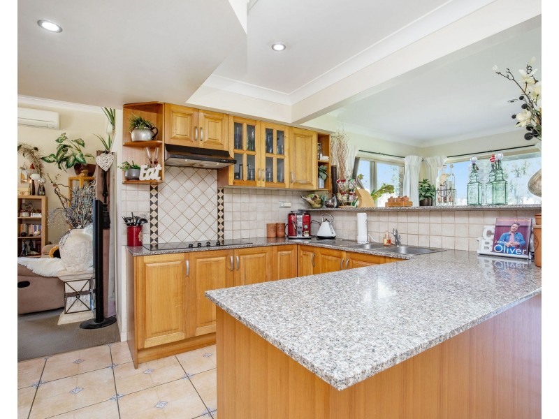 1 Cootharaba Drive, Helensvale QLD 4212