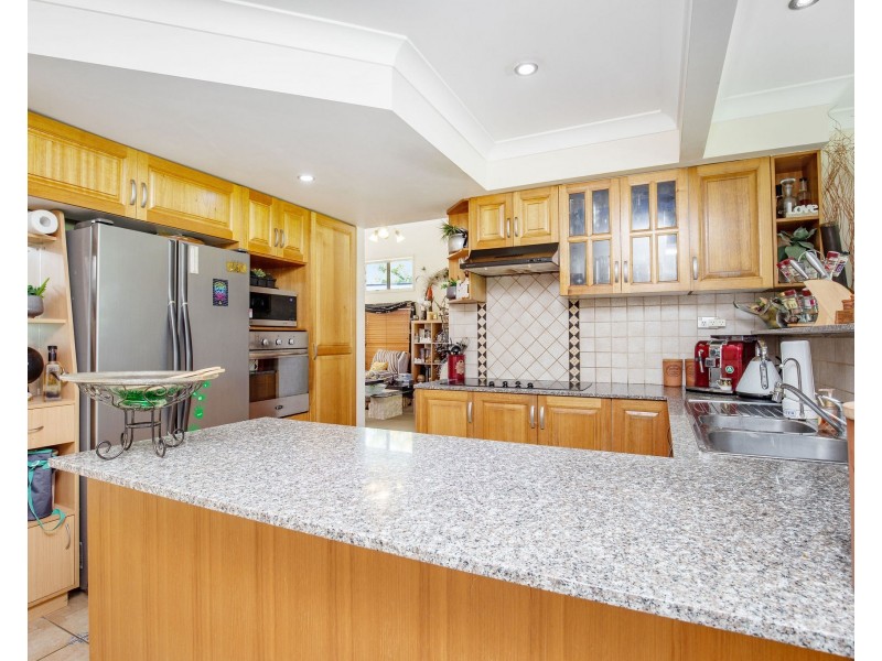 1 Cootharaba Drive, Helensvale QLD 4212