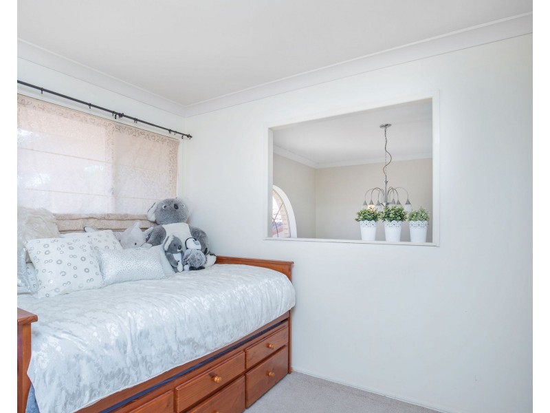 1 Cootharaba Drive, Helensvale QLD 4212