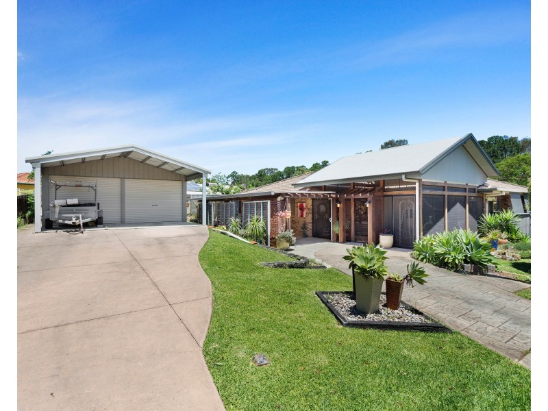 2 Pandanus Court, Kallangur QLD 4503