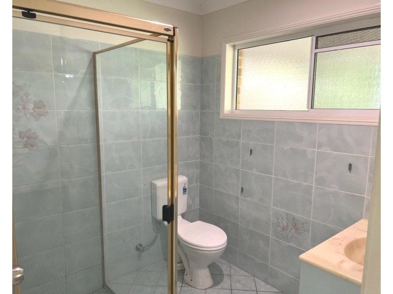 27 Leighton Drive, Edens Landing QLD 4207