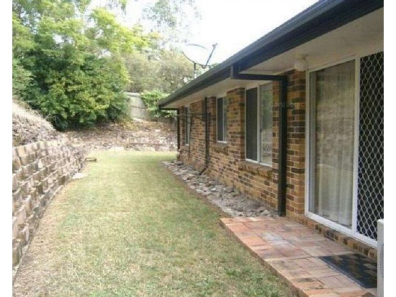 27 Leighton Drive, Edens Landing QLD 4207