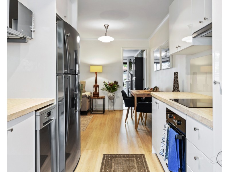 9/10 Melody Court, Warana QLD 4575