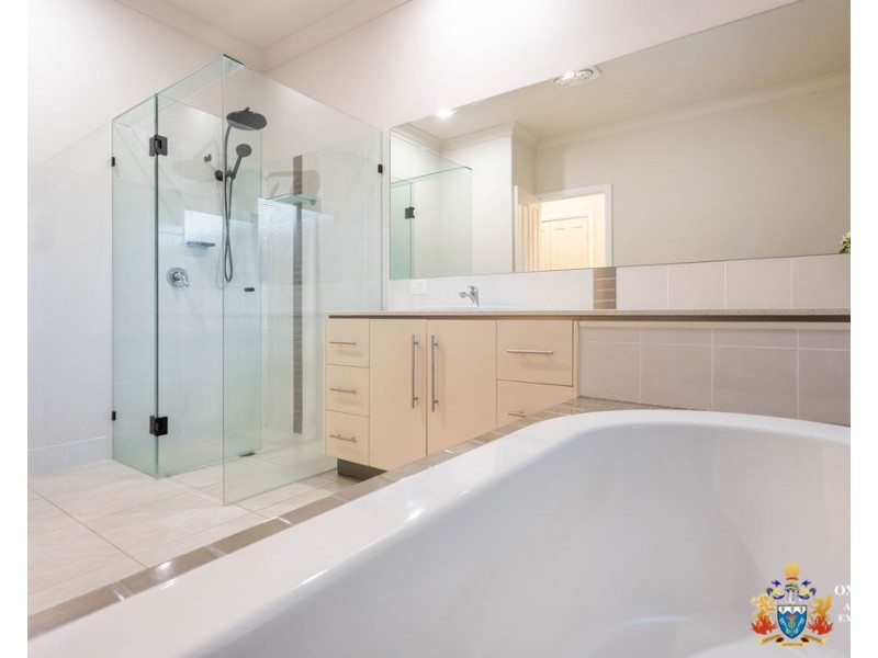 11 Conlan Court, Augustine Heights QLD 4300