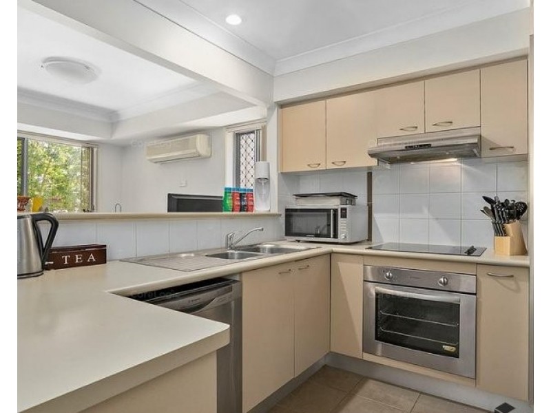 2/6-32 University Drive, Meadowbrook QLD 4131