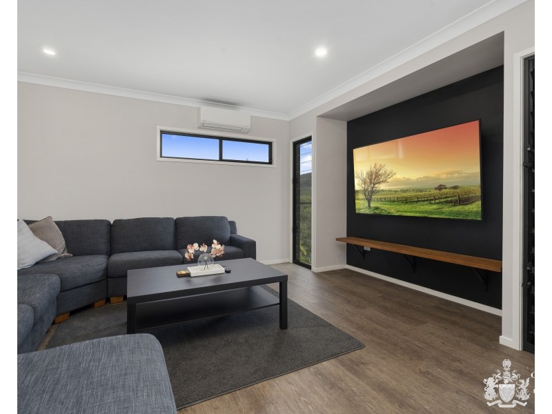 8 Alma Court, Villeneuve QLD 4514